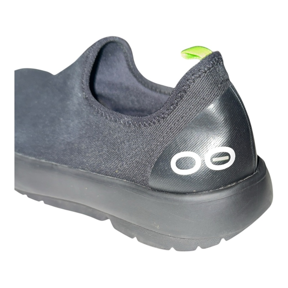 OOFOS OOmg eeZee Womens Sz 7 Black Low Recovery Shoes Sneaker Slip On Minimalist - Picture 10 of 13